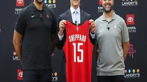 巴塞罗那训练动态：阿劳霍归队，德容独练